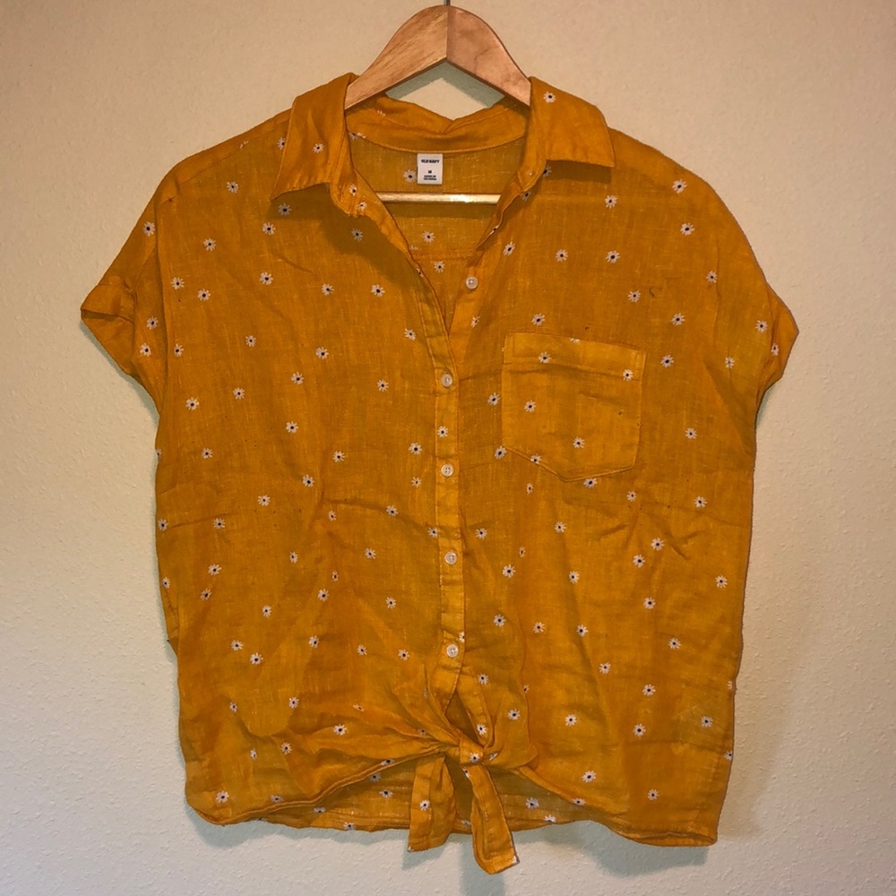 Old Navy Daisy Blouse size M